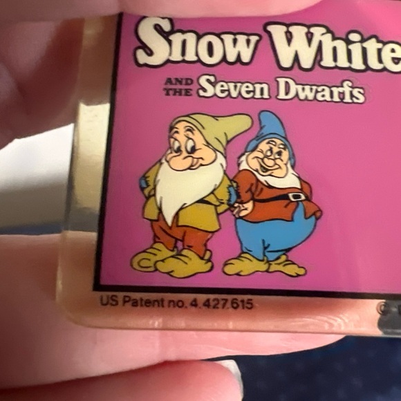 Vintage Snow White And Seven Dwarfs Keychain Plastic Gift Princess Disney - Picture 6 of 8